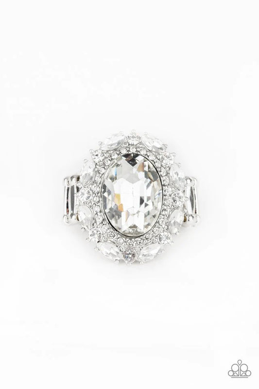 Anillo Paparazzi ~ Muestra Glam - Blanco