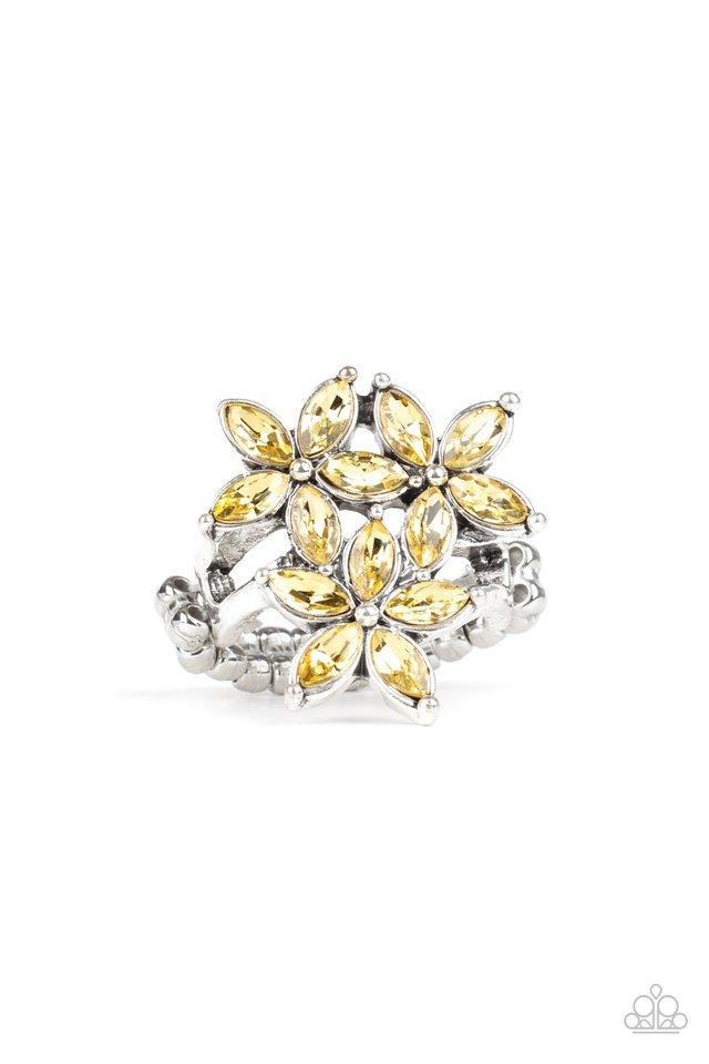 Anillo Paparazzi ~ Gardenia Grandeur - Amarillo