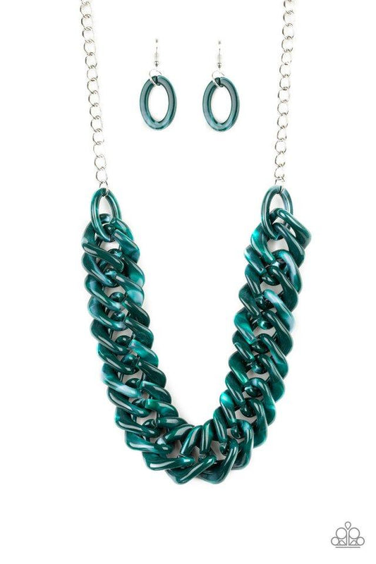 Paparazzi Necklace ~ Comin In HAUTE - Green