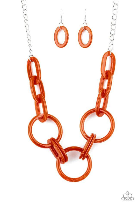 Collar Paparazzi ~ Sube la temperatura - Naranja