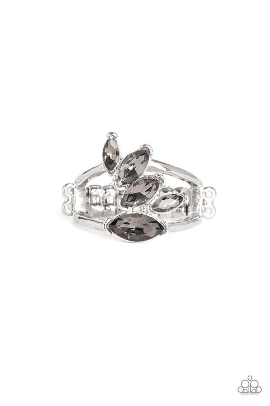 Paparazzi Ring ~ Rhinestone Stunner - Silver