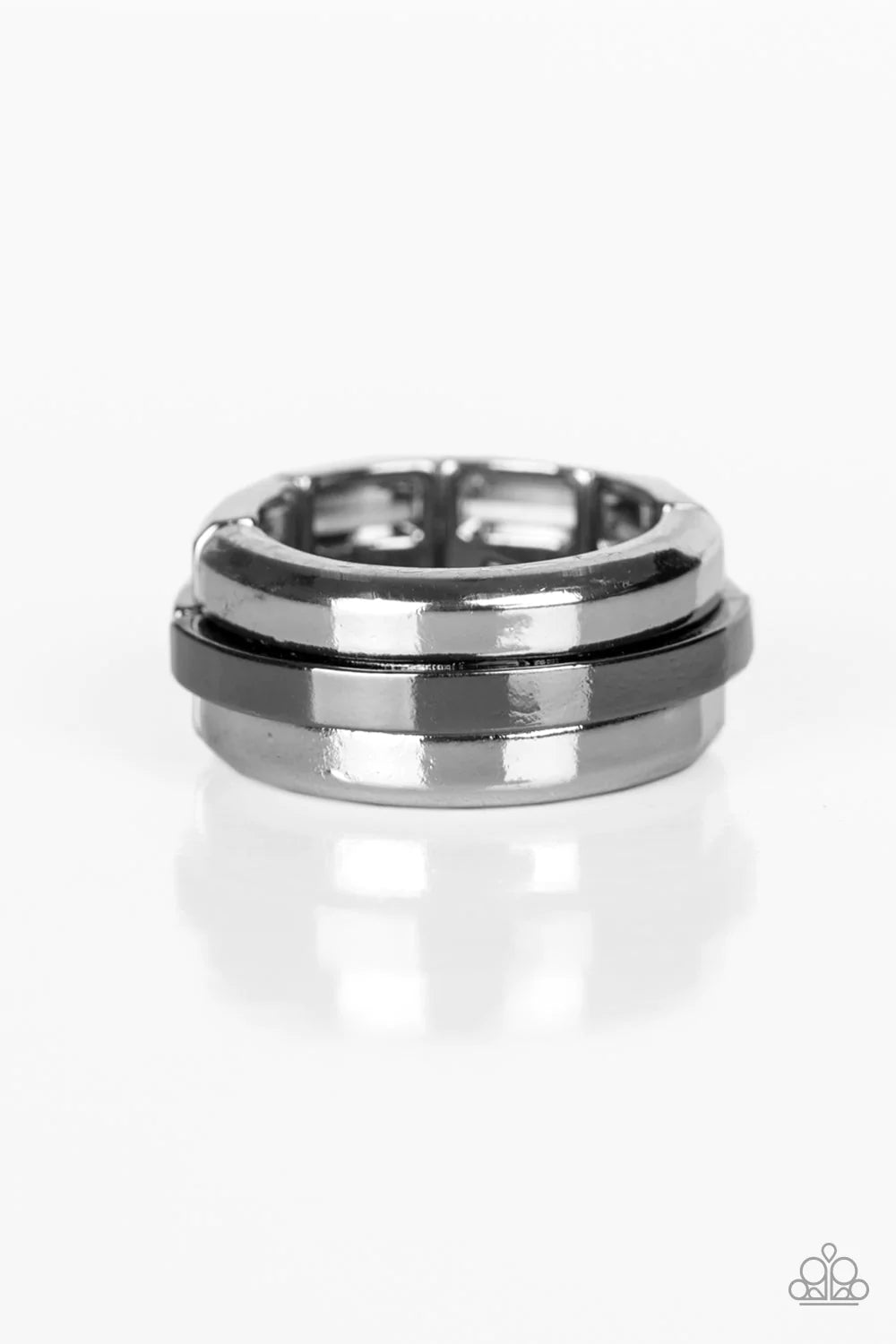 Paparazzi Ring ~ Battle Tank - Black