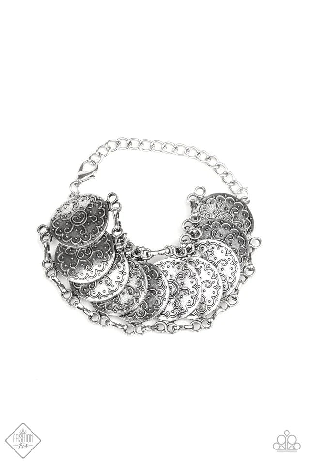 Pulsera Paparazzi ~ Tesoro tribal - Plata