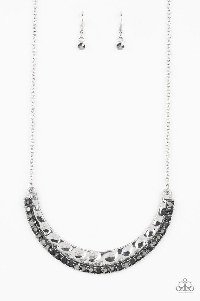 Collar Paparazzi ~ Impresionante - Plata