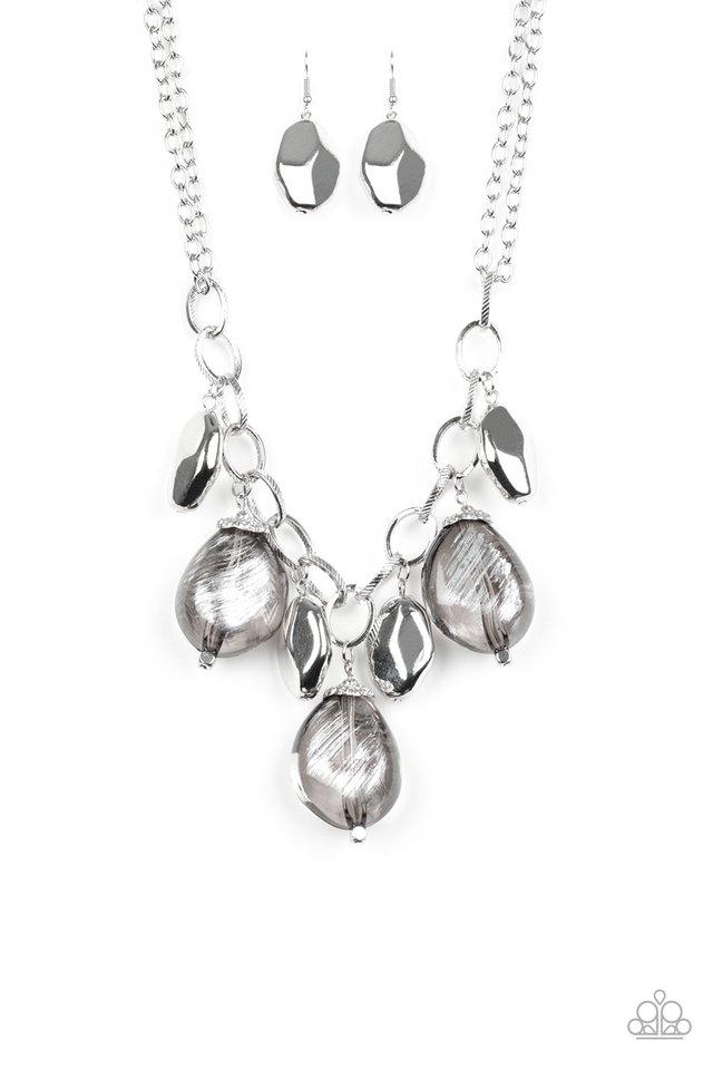 Collar Paparazzi ~ Espejo Glamoroso - Plata