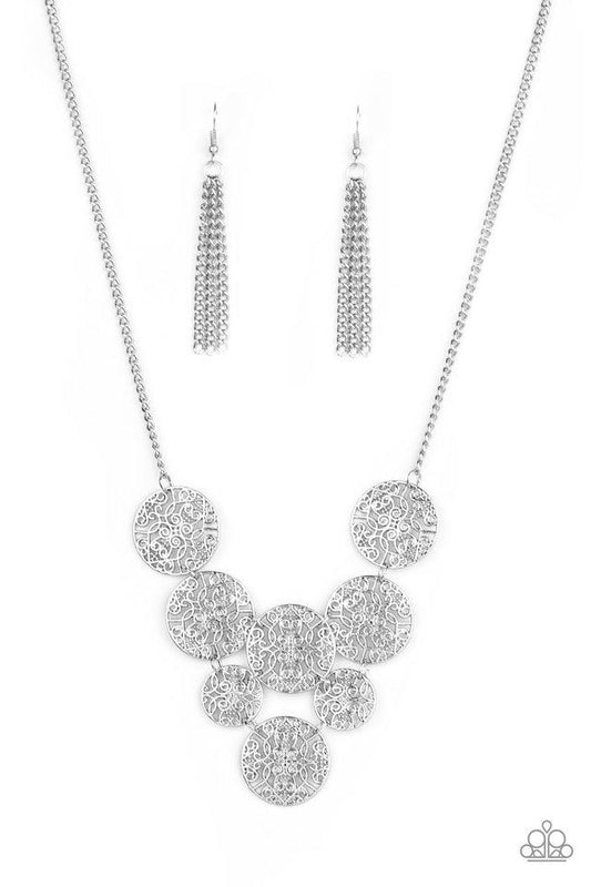 Paparazzi Necklace ~ Malibu Idol - Silver