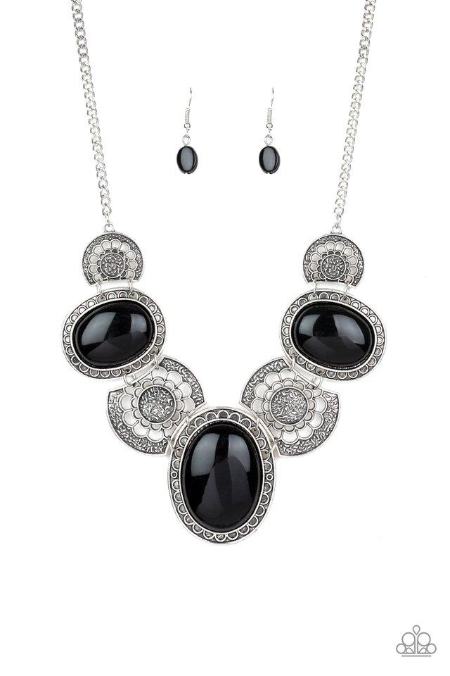 Collar Paparazzi ~ The Medallion-aire - Negro