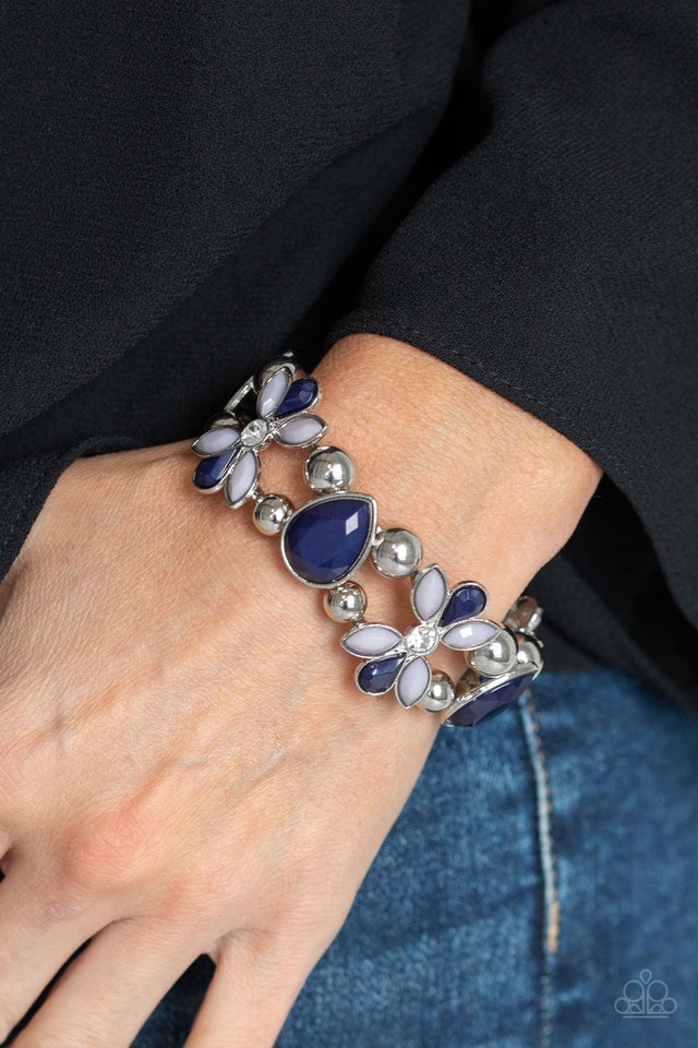 Fabulously Flourishing - Blue - Paparazzi Bracelet Image