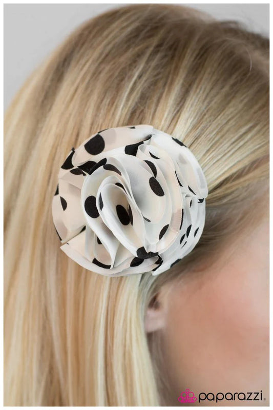 Accesorios para el cabello Paparazzi ~ Candyland - Blanco