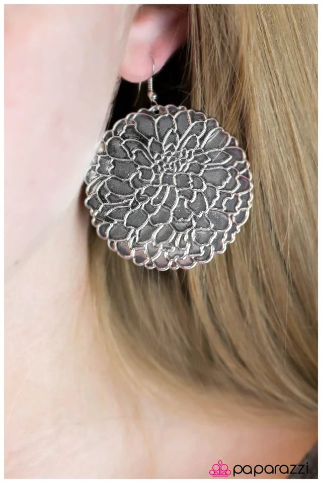 Paparazzi Earring ~ Left An Impression - Silver