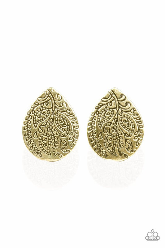 Seasonal Bliss - Brass - Paparazzi Earring Image