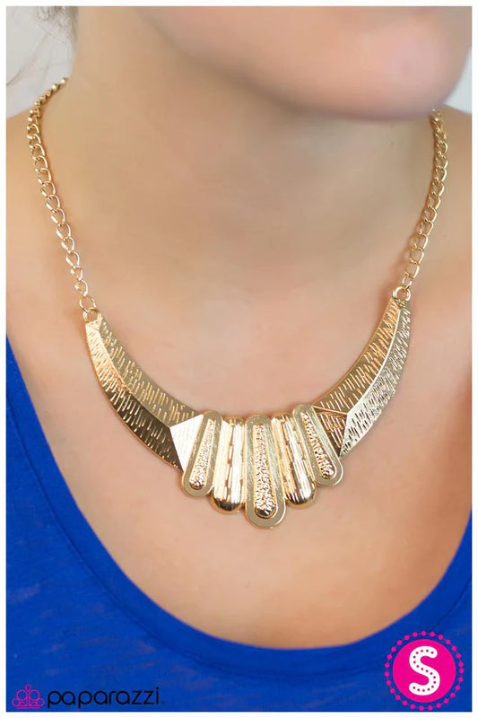 Paparazzi Necklace ~ Golden Contender - Gold