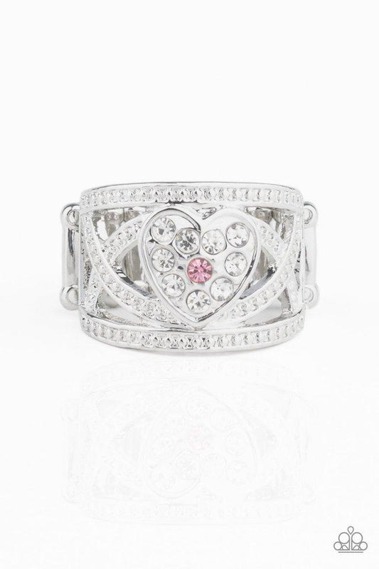 Anillo Paparazzi ~ Sweetly Sweetheart - Rosa