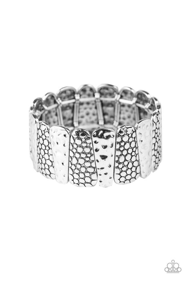 Pulsera Paparazzi ~ Textura Takedown - Plata