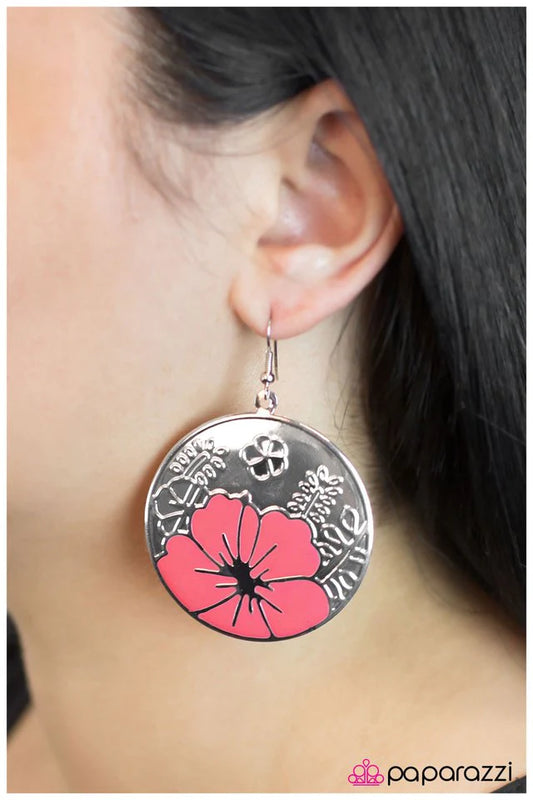 Paparazzi Earring ~ Welcome to Paradise - Pink