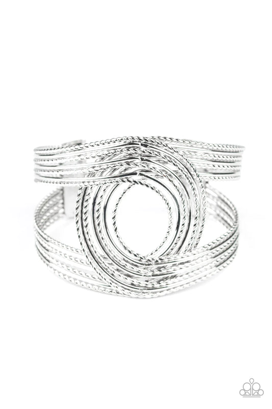 Pulsera Paparazzi ~ Espirales rústicas - Plata