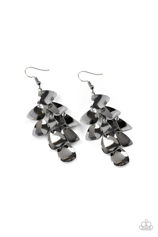 Paparazzi Earring ~ Resplendent Reflection - Black