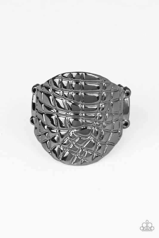 Paparazzi Ring ~ Metal Jungle - Black