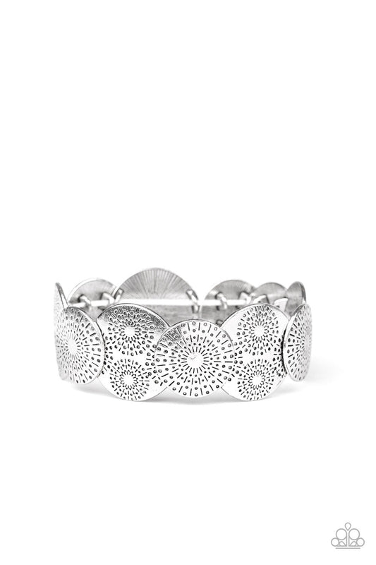 Pulsera Paparazzi ~ Pleasantly Posy - Plata