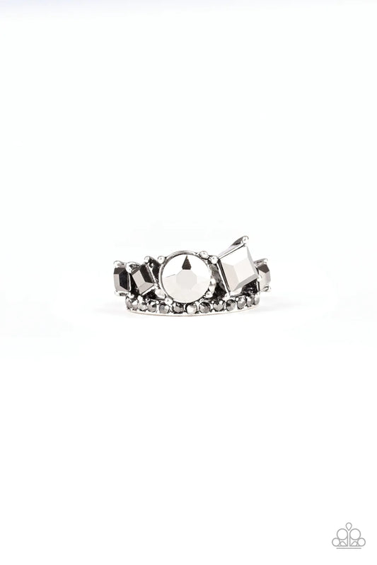 Anillo Paparazzi ~ Champion Couture - Plata