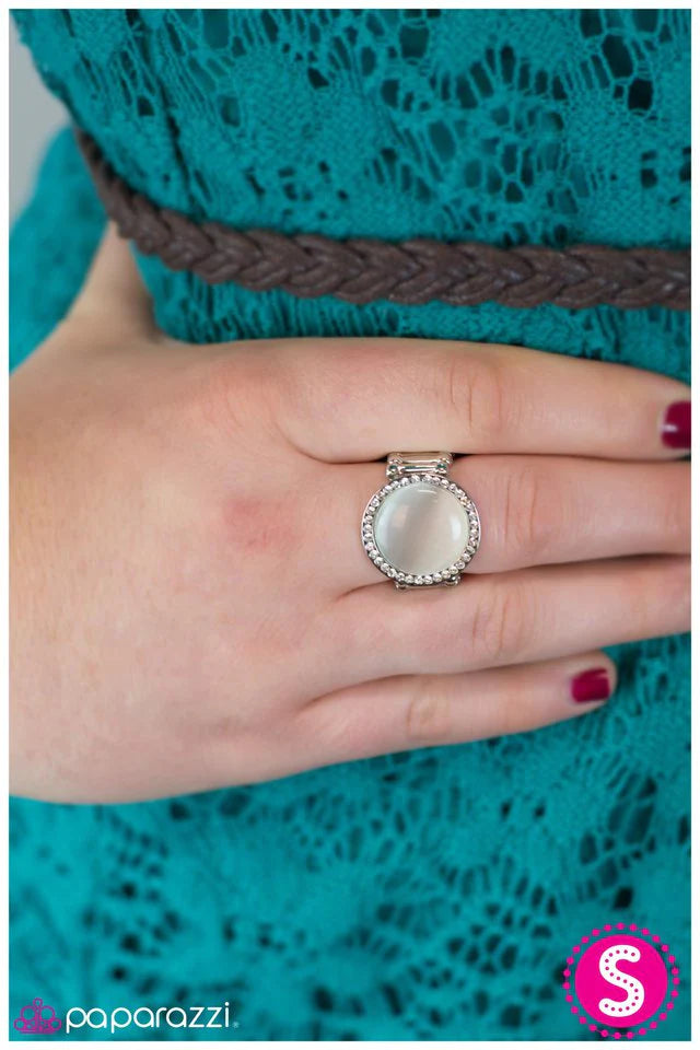 Paparazzi Ring ~ The Eye Of the Beholder - White