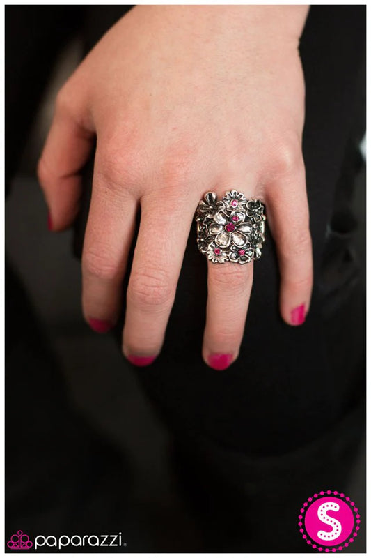 Anillo Paparazzi ~ Mary, Mary, Quite Contrary - Rosa