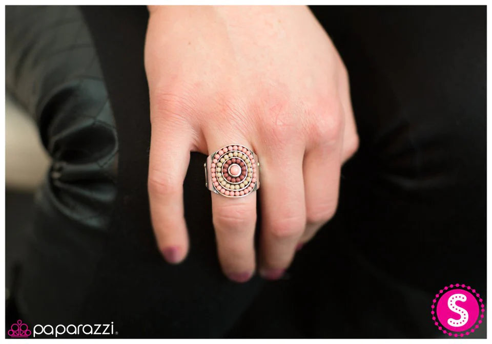 Anillo Paparazzi ~ Círculo de amigos - Rosa