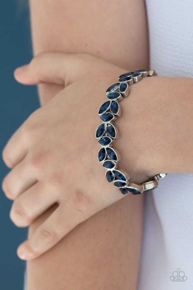 Gilded Gardens - Blue - Paparazzi Bracelet Image