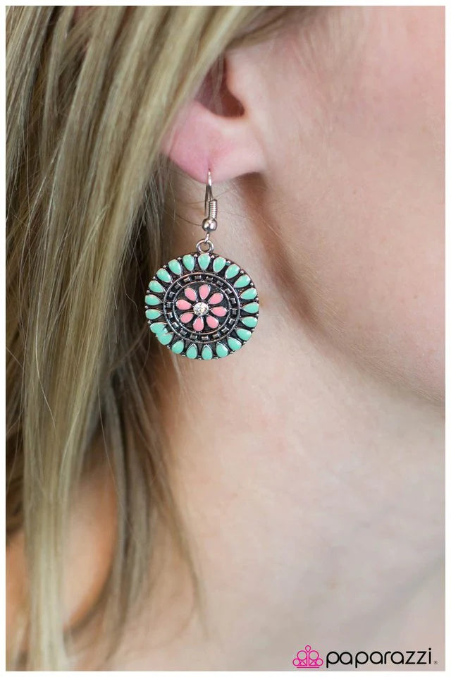 Paparazzi Earring ~ Sweet Pea - Pink