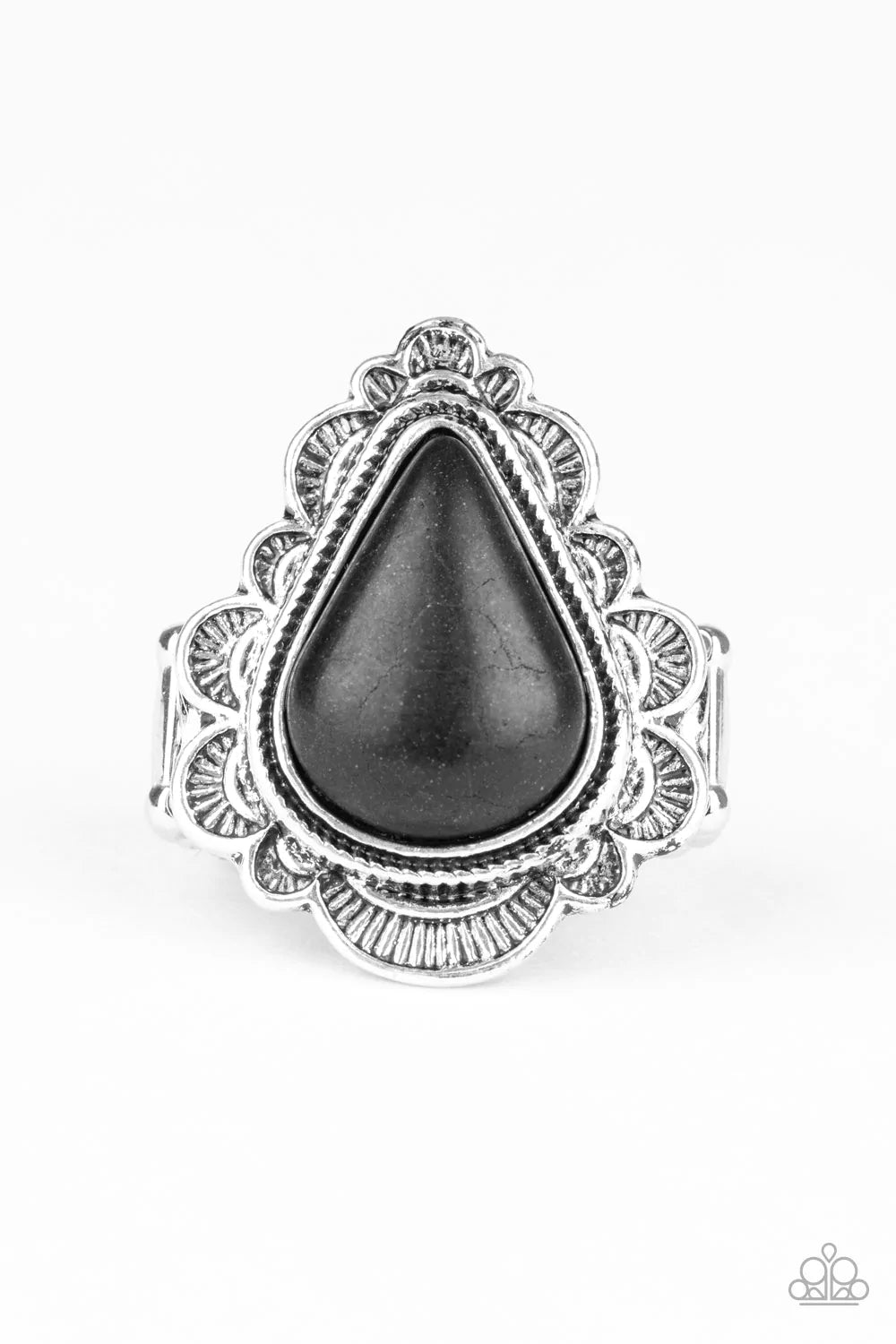 Paparazzi Ring ~ Desert Escape - Black