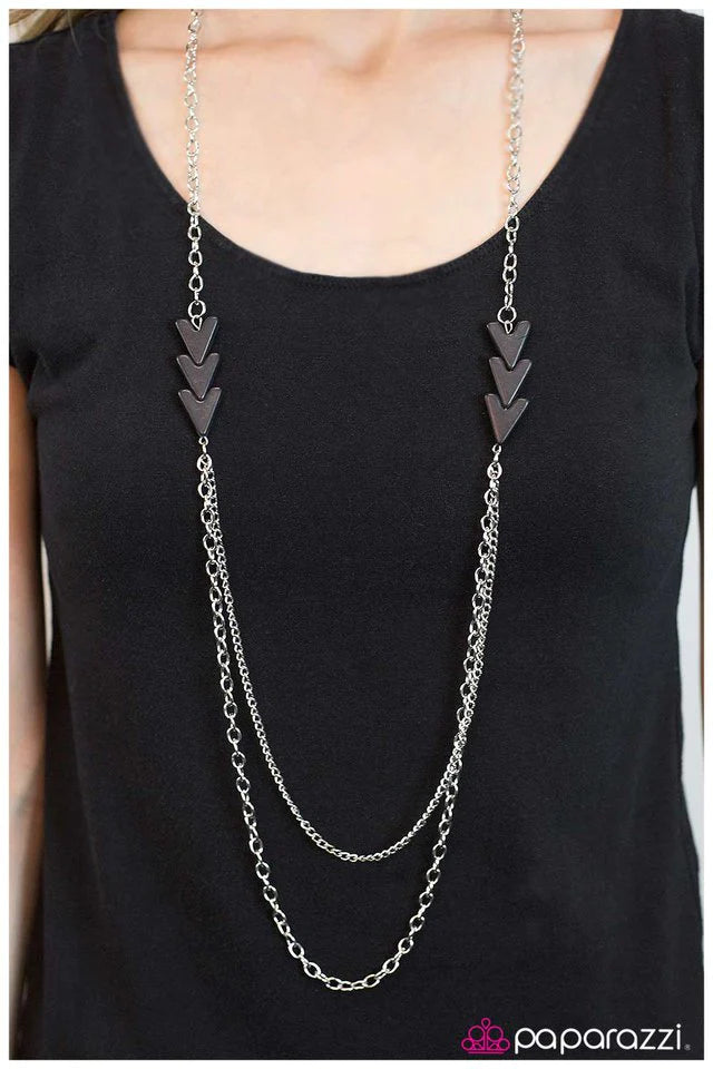 Paparazzi Necklace ~ At This Point - Black