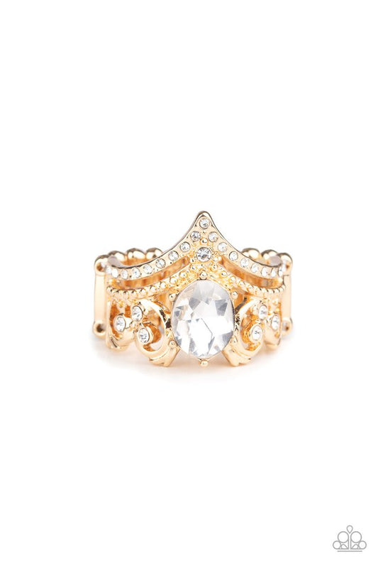 Metro Queen - Gold - Paparazzi Ring Image