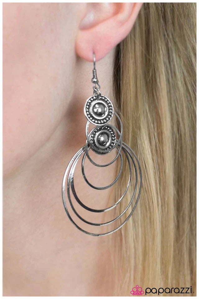 Paparazzi Earring ~ Ellipsis - Silver