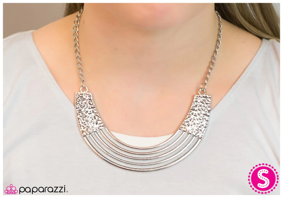 Paparazzi Necklace ~ Knockout - Silver