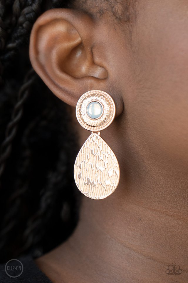 Emblazoned Edge - Rose Gold - Paparazzi Earring Image