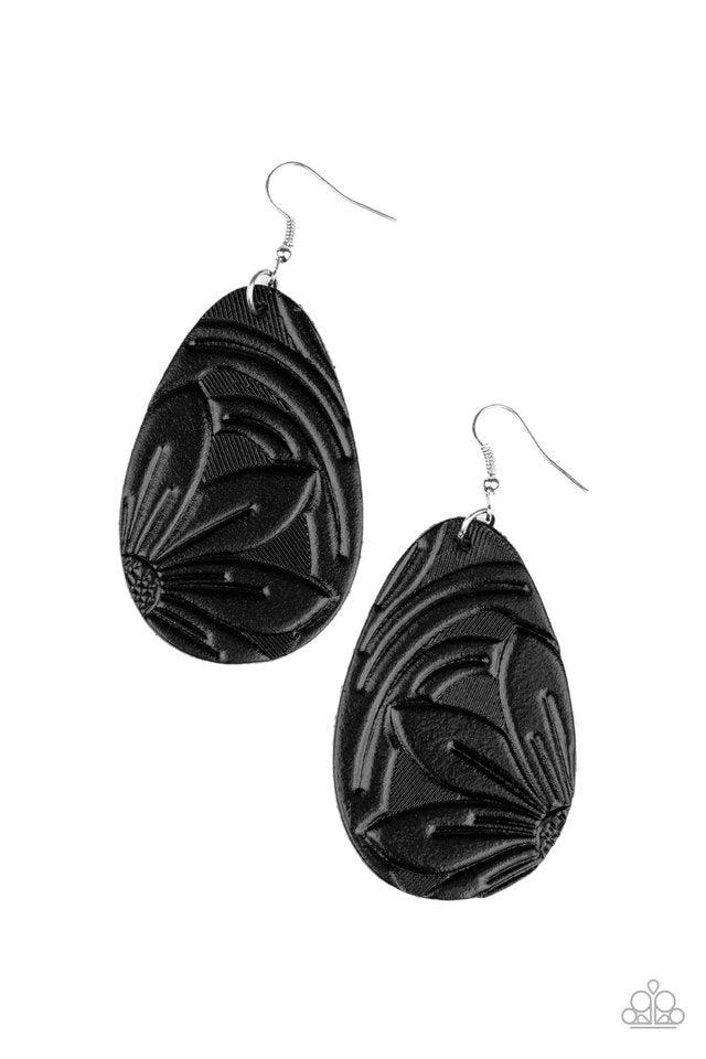 Garden Therapy - Black - Paparazzi Earring Image