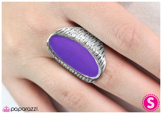 Paparazzi Ring ~ Not To Be Outdone - Purple