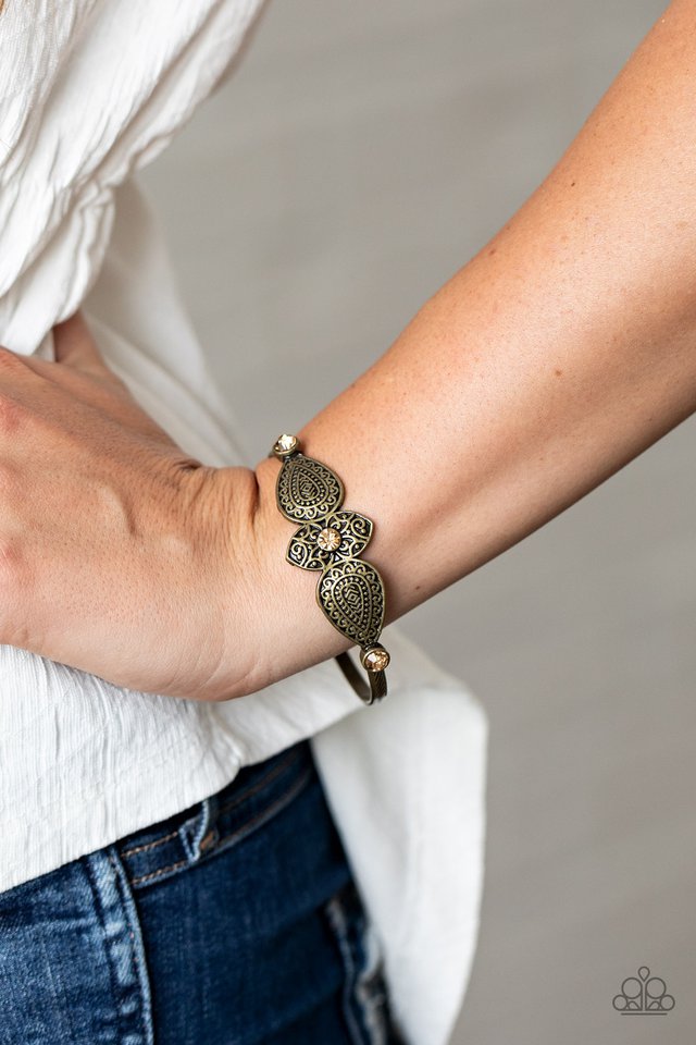 Flourishing Fashion - Brass - Paparazzi Bracelet Image