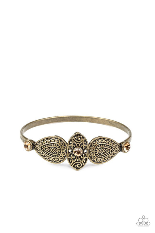 Flourishing Fashion - Brass - Paparazzi Bracelet Image