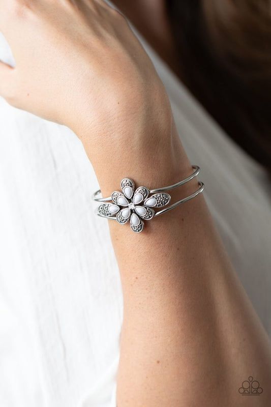 Go With The FLORALS - Silver - Paparazzi Bracelet Image