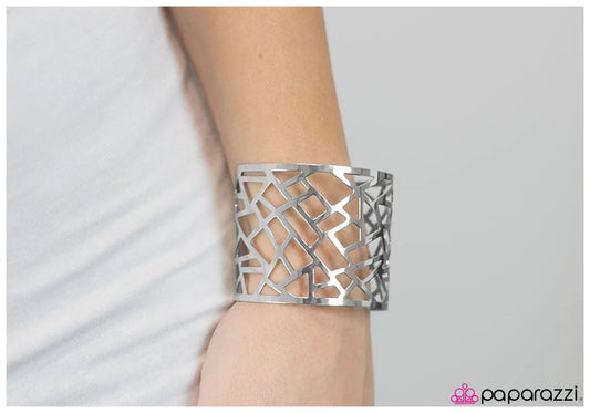 Pulsera Paparazzi ~ Fracturada - Plata