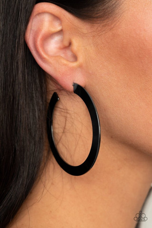 The Inside Track - Black - Paparazzi Earring Image