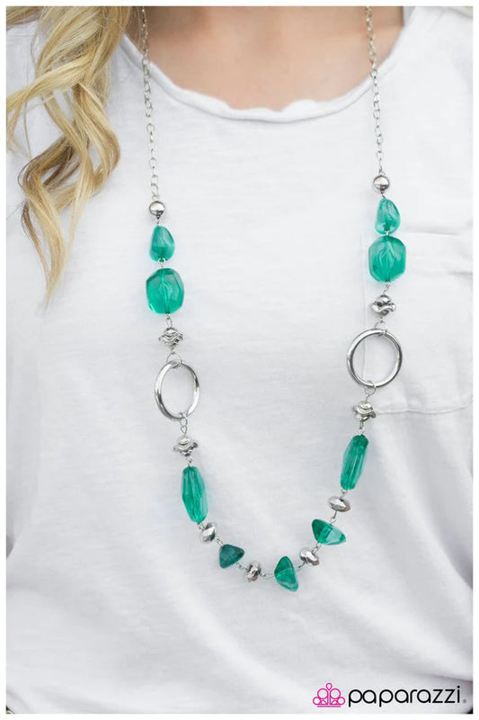 Collar Paparazzi ~ On The Rocks - Verde
