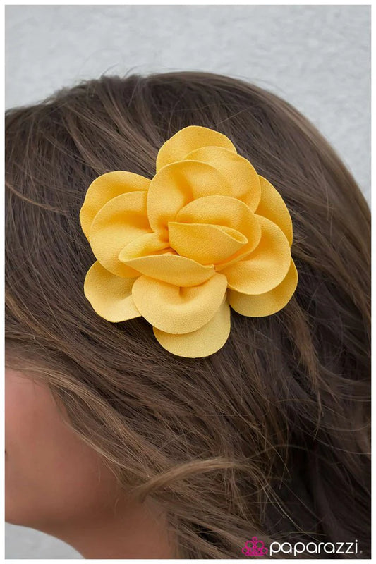 Accesorios para el cabello de Paparazzi ~ Amarillo suave - Amarillo