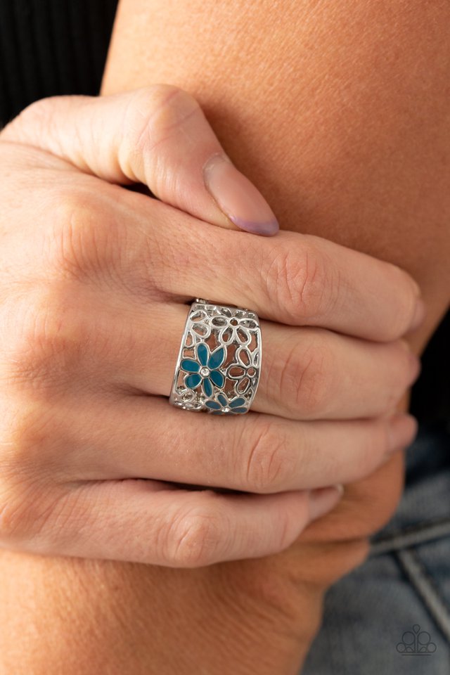 Clear as DAISY - Blue - Paparazzi Ring Image