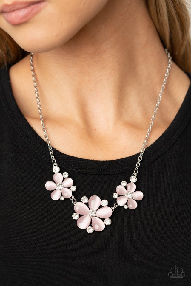 Effortlessly Efflorescent - Pink - Paparazzi Necklace Image