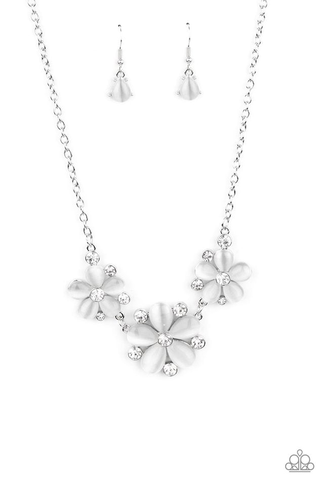 Effortlessly Efflorescent - White - Paparazzi Necklace Image