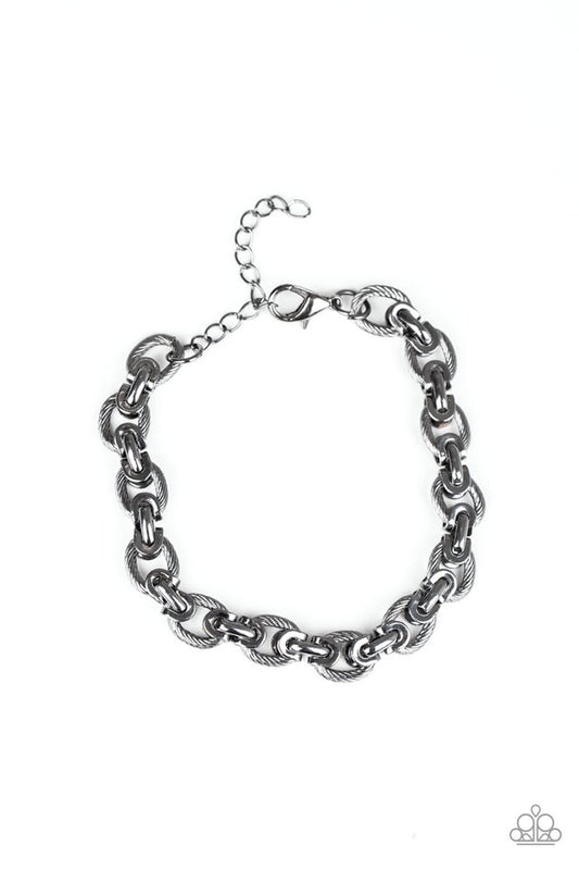 Gridiron Grunge - Black - Paparazzi Bracelet Image