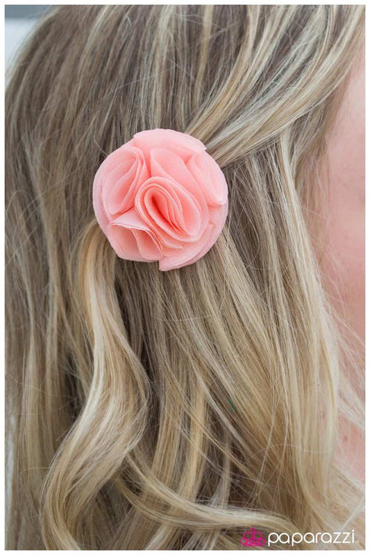 Accesorios para el cabello de Paparazzi ~ Kiss and Tell - Rosa