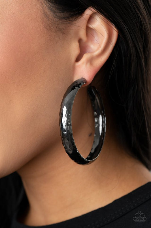 Check Out These Curves - Black - Paparazzi Earring Image